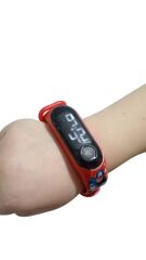 DZC KUZENLER AVM DİJİTAL LED EKRAN SU GEÇİRMEZ FİGÜRLÜ KAPTAN AMERİKA ÇOCUK KOL SAAT SLİKON