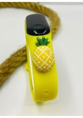 DZC KUZENLER AVM DİJİTAL DOKUNMATİK LED EKRAN SU GEÇİRMEZ FİGÜRLÜ ÇOCUK KOL SAAT SLİKON KORDON BİLEKLİK KARAKTERLİ sarı-ananas