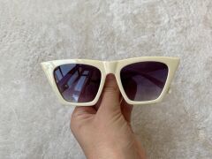 Kadın Krem Çerçeveli Siyah Lens Köşeli Cat Eye Güneş Gözlüğü uv400 KREM
