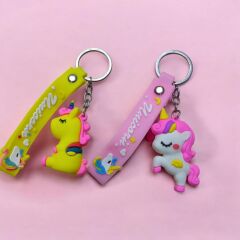DZC KUZENLER AVM PONY Karikatür Anime Figür PVC Bebek Anahtarlık Çanta Anahtarlık Süsü 2 adet