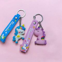 DZC KUZENLER AVM PONY Karikatür Anime Figür PVC Bebek Anahtarlık Çanta Anahtarlık Süsü 2 adet