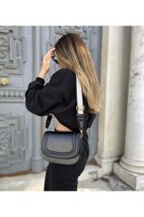 Kadın Siyah Ayarlanabilir Çapraz Kolon Askılı Mat Deri Omuz Çantası