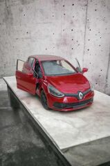 Metal Çekbırak RENAULT CLİO RENO CLİO araba 12x5cm kapılar açılır  Demir Oyuncak Araç Hediyelik Taksi KIRMIZI