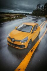 Metal Çekbırak RENAULT CLİO RENO CLİO araba 12x5cm kapılar açılır  Demir Oyuncak Araç Hediyelik Taksi SARI