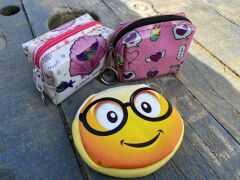 DZC KUZENLER AVM Pembe Sarı Gözlük Emojili Kız Çocuk Cüzdan