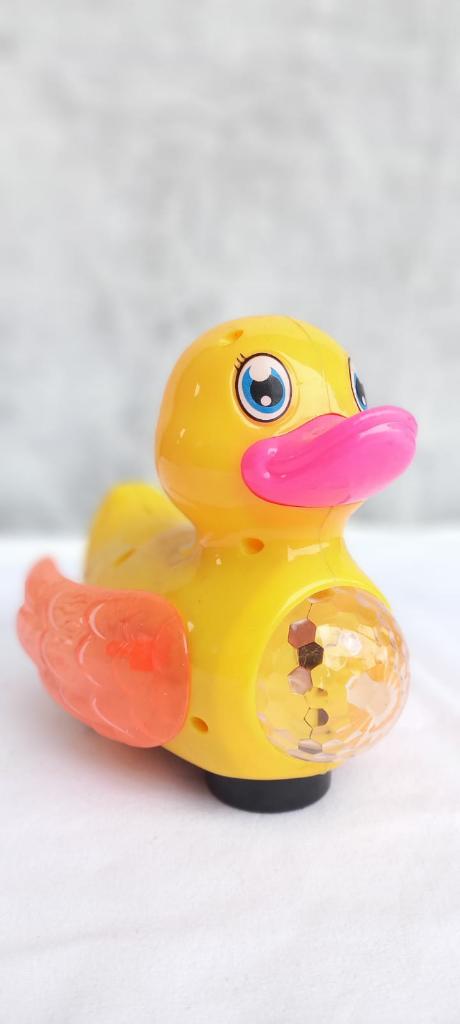 Pilli Müziklı Işıklı Kanatlı Oyuncak Ördek