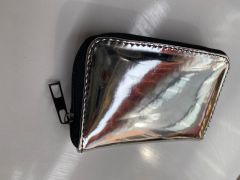 DZC KUZENLER AVM Kırmızı Hologram Kartlık Bölmeli Cüzdan GÜMÜŞ